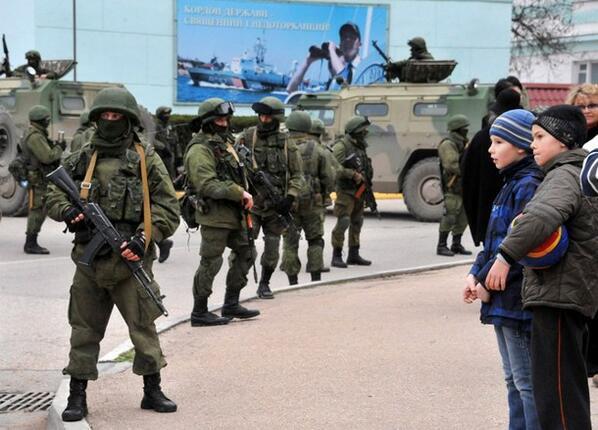 Ukraine Russian soldiers in Crimeria