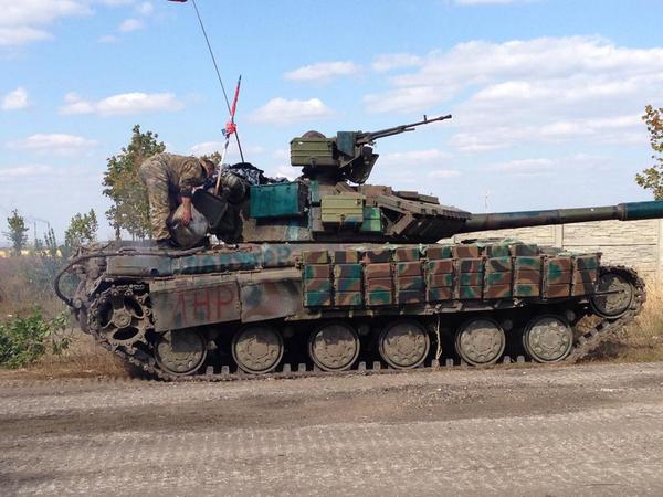 photo Trohy (former ukrainian) tank T-64BV in LNR army