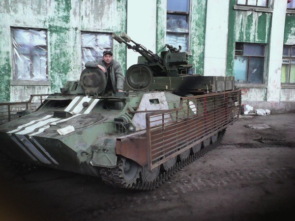 Украинский МТЛБ с зенитной спаркой в марте 2015 г фото foto
