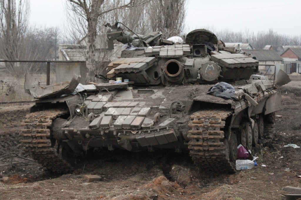 Уничтоженный украинский танк Т-64БВ из 1-й ОТБр в Желанном. фото foto