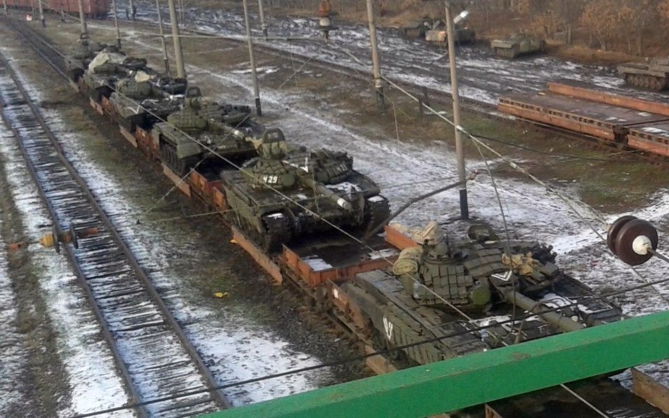 Ukrainian tanks T-72AV T-72B1 fotos