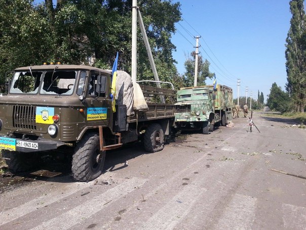 Разбитая колонна: ГАЗ-66 и бронегрузовик карательного батальона специального назначения Донбас