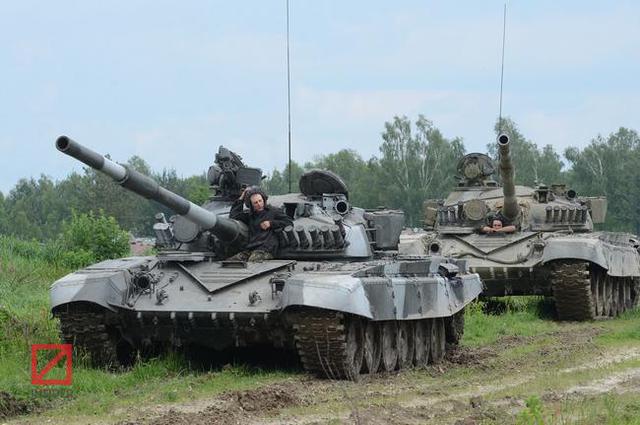 Танки Т72А в июне 2014 г. Учения 3-го отдельного батальона территориальной обороны Украины у Львова