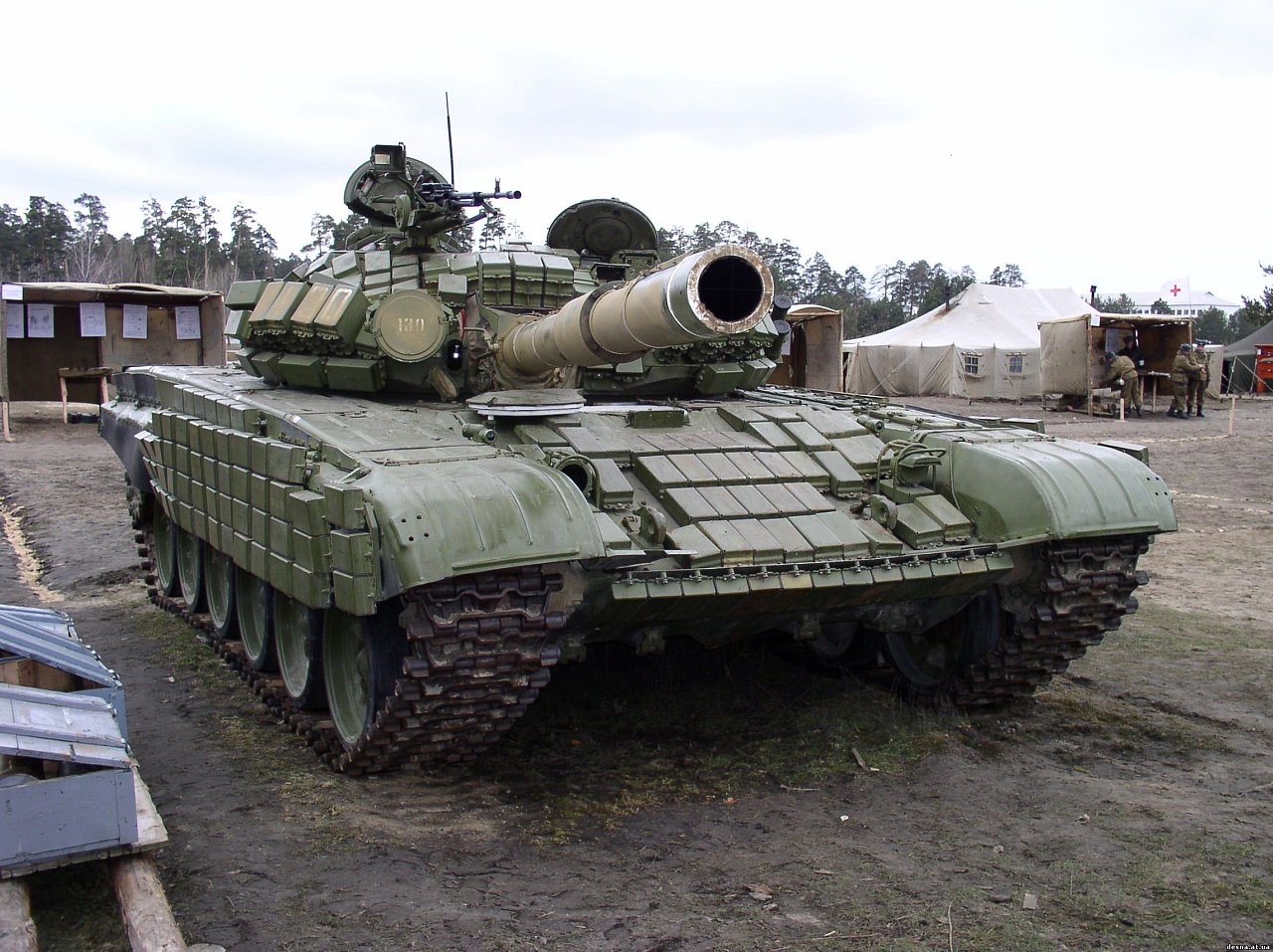 Фото Ucraine tank T72B in Desna ZSU