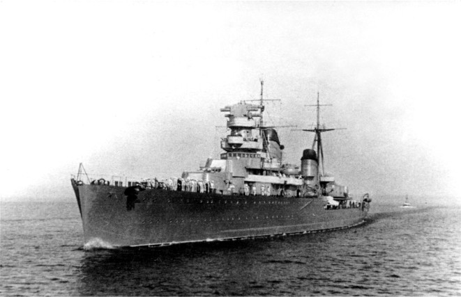 WWII light cruiser of type 26bis Maksim Gorky, foto 