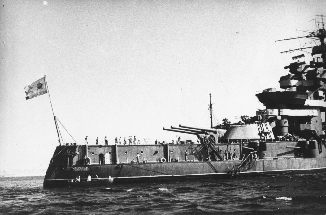 sowjetische Kriegsschiff Sewastopol MK3-12