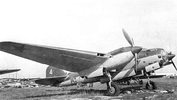 Soviet dive bomber Ar-2 WW2 foto