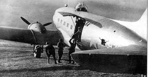 Li-2 Soviet Russian transport WW2 foto