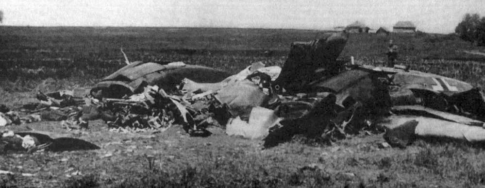 foto ww2 dead Junkers bomber destroyed in Soviet Union