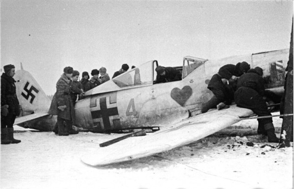 foto photo ww2 WWII USSR destroyed fighter FW.190 near Leningrad