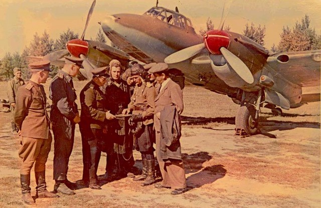 ВВС СССР фото ВОВ Zuhanobombazo Stortbombare Pe.2