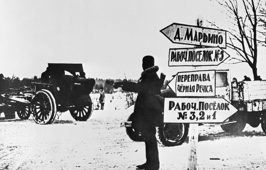 Фото ВОВ Recaptured (first French, then German, then Russian) Mortier de 220 TR mle 1916 Schneider near Leningrad in 1943