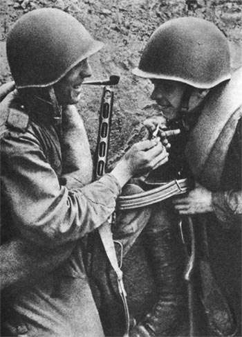 foto photo ww2 WWII Фото ВОВ РККА a minute of the rest - Soviet infantry in Great Patriotic War