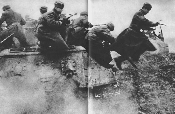 foto photo ww2 WWII Фото ВОВ РККА jump from the T-34