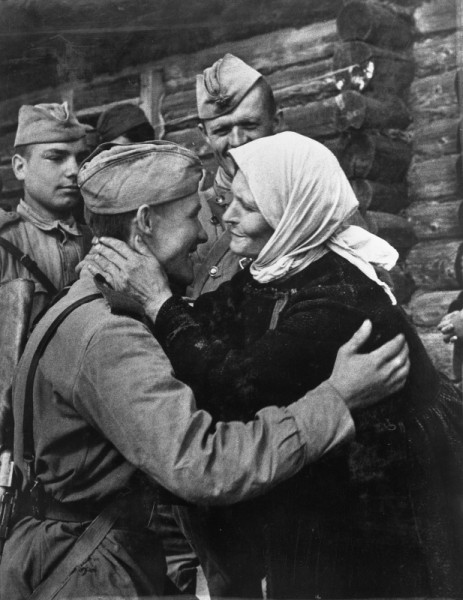 WW2 photo son and mother