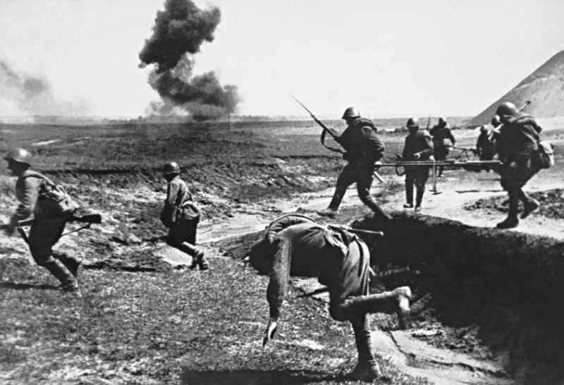 foto photo ww2 WWII Red Army in attack