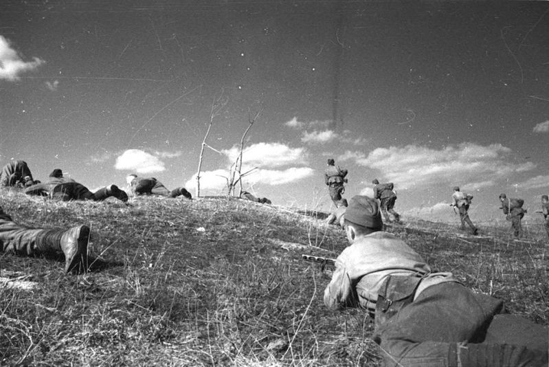 foto photo ww2 WWII soviet infantry attacking