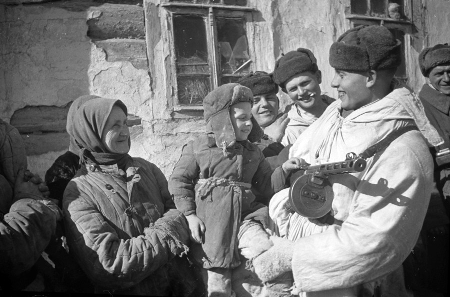 Soviet army soldiers near Kursk in 1943 foto photo WW2 WWII