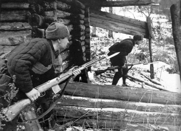 photo WWII Soviet militian soldiers armed with SVT-40 rifles near Moscow