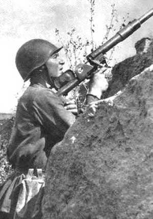 Radzieckie anty-tank strzelcy z antypancer-gun