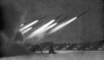 Le lanceur de fusee sovietique. Lancement des missiles. La Grande Guerre Patriotique.