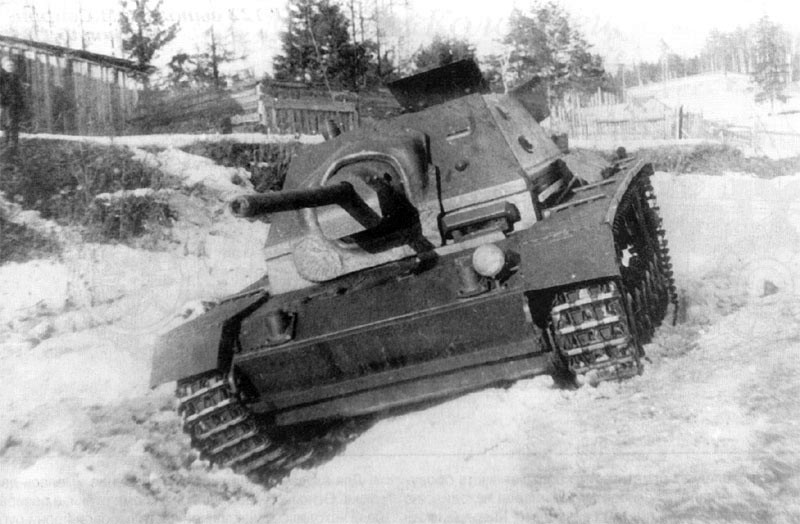 В 1943 было решено использовать шасси от большого количества захваченой немецкой бронетехники для производства 76-мм самоходки (в войсках такой техники еще не было)