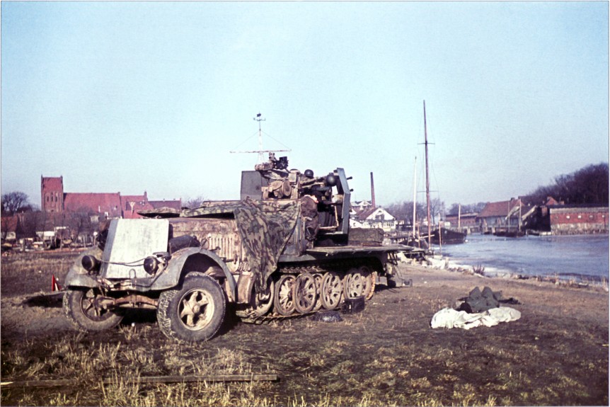 цветное фото ЗСУ Luftvarnskanonvagn 2-cm Flak38