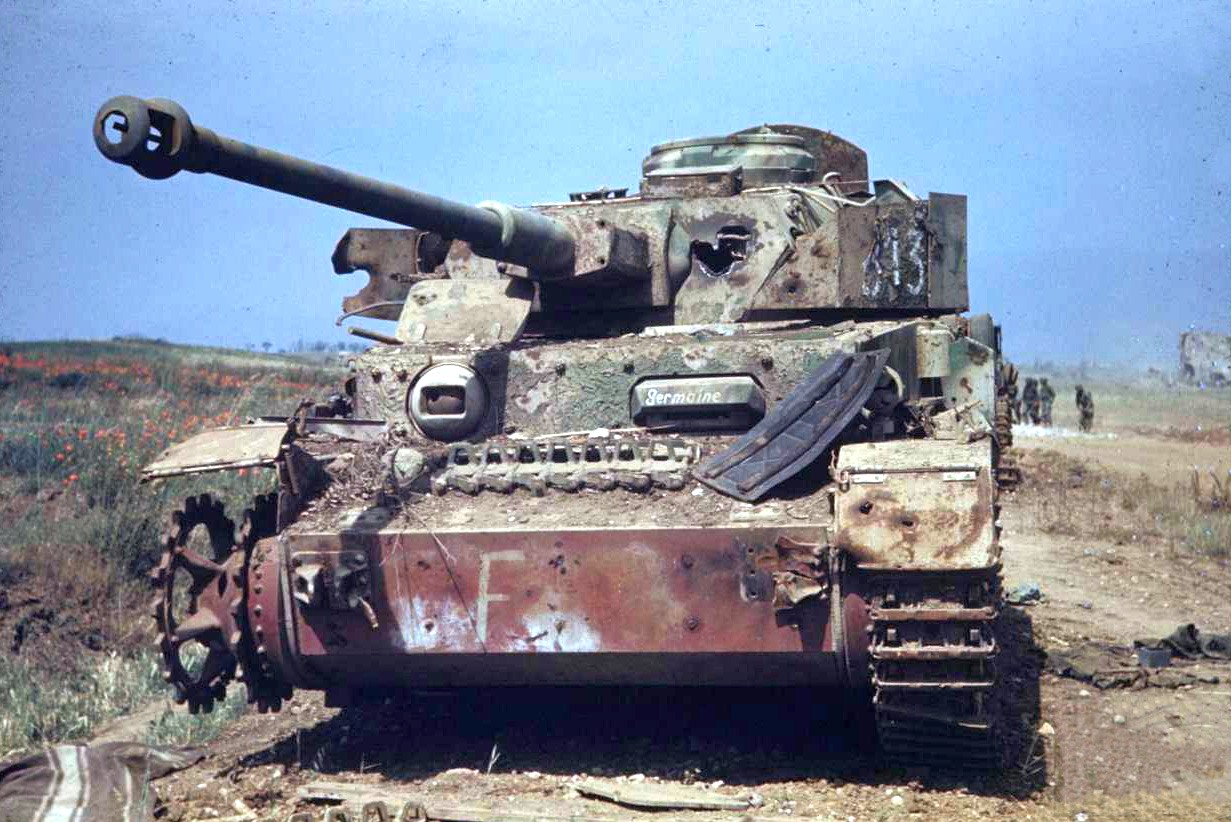 color photo ww2 WWII Destroyed Panzerkampfwagen IV (F2 or H version) in Africa