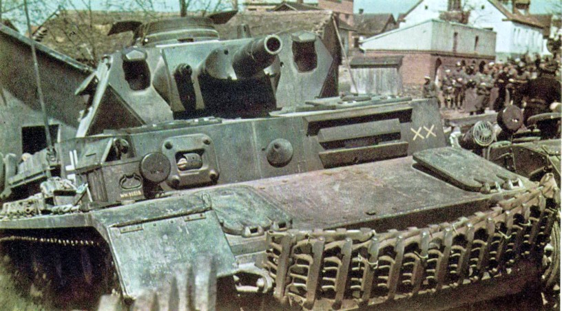 color photo ww2 WWII German medium tank PzKpfw-IV D of 6th panzer division in 1941 WWII