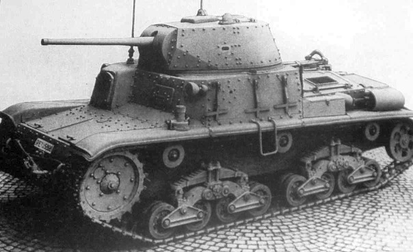 Легкие танки серии М13, М14, М15 в Италии назывались средними