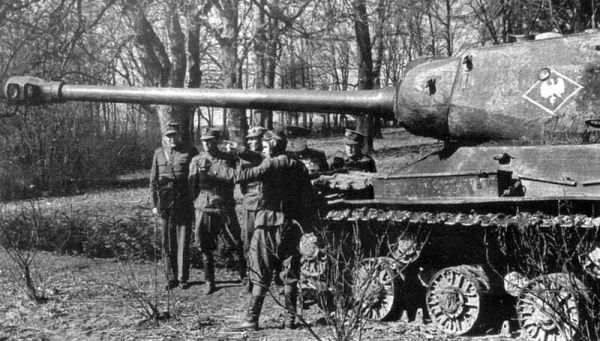 foto WW2 Polish IS-2 heavy tank