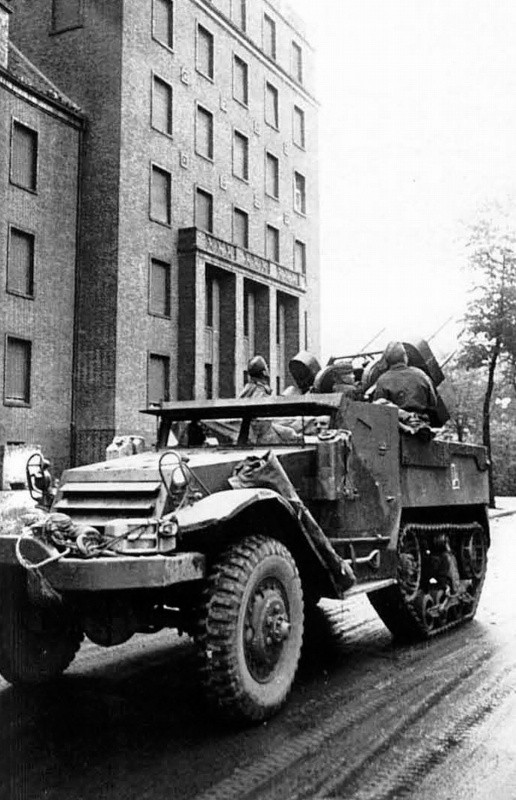 M17 MGMC in Berlin, Soviet army. WW2 foto.