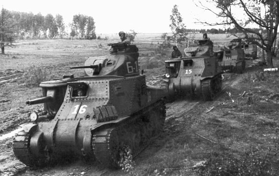 Б-1 Lend-Leased M3 Lee medium tanks in USSR WWII photo