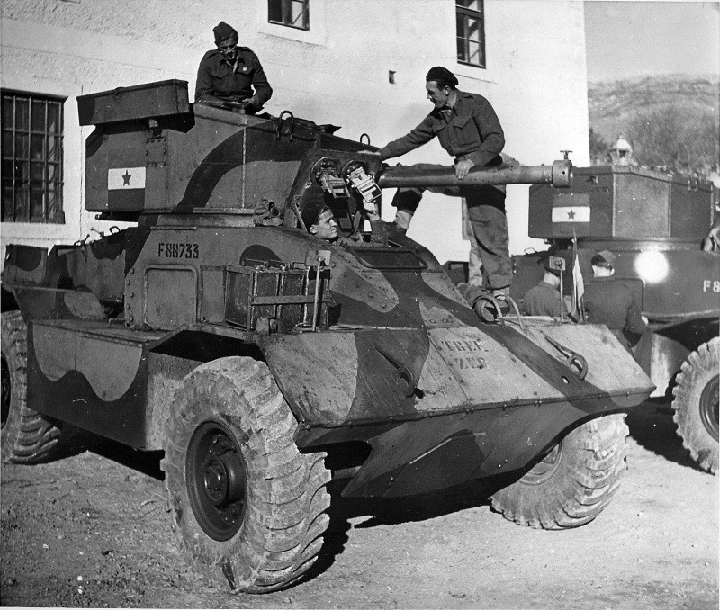 photo foto WWII WW2 Yugoslavian armored cars AEC