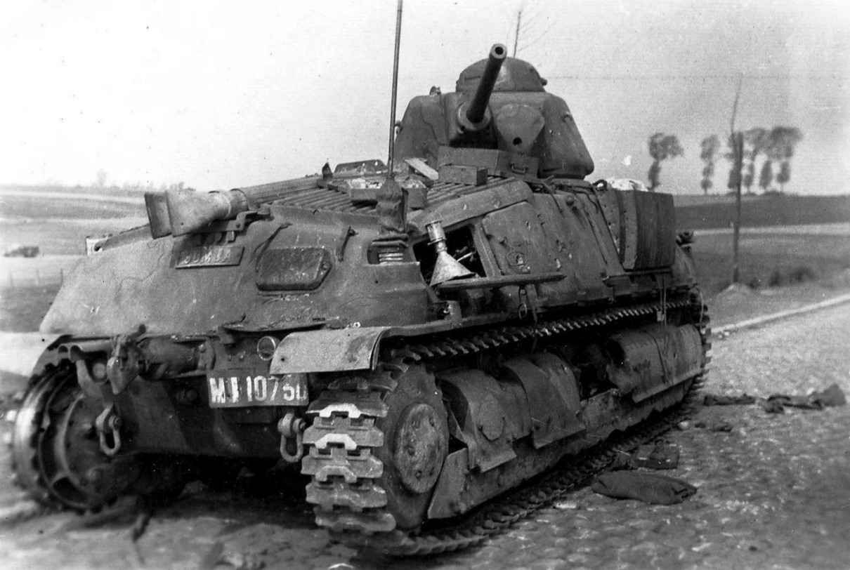 Возле населённого пункта Креан западнее Анню на счету одного из подразделений S35 оказалось четыре немецких танка и батарея противотанковых орудий