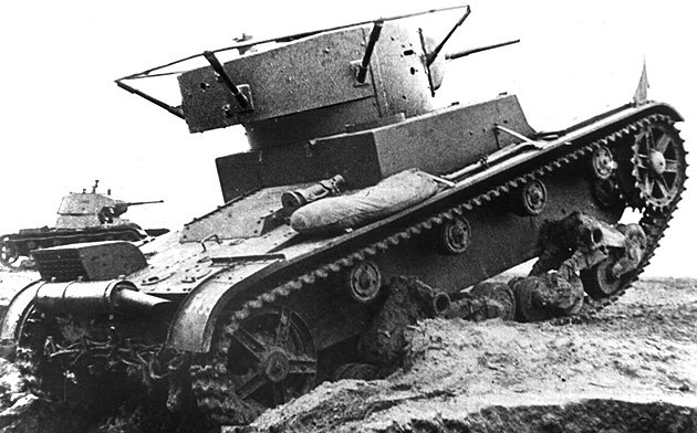 т26 photo WWII USSR light tanks T-26 model 1933 and model 1939
