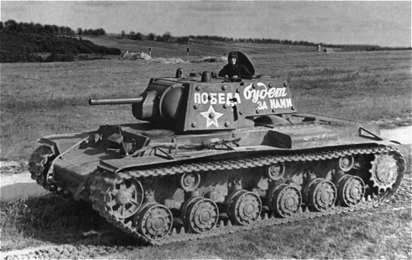 foto WW2 Red army heavy tank KV1E with the 25-30 mm additional armor