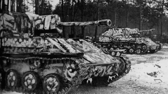 WWII photo winter camouflaged SU-76M