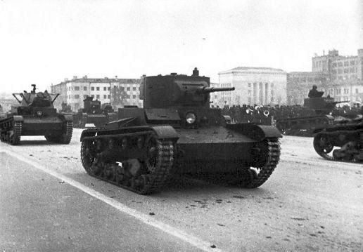foto ww2 USSR Russian light tank T26 on parade