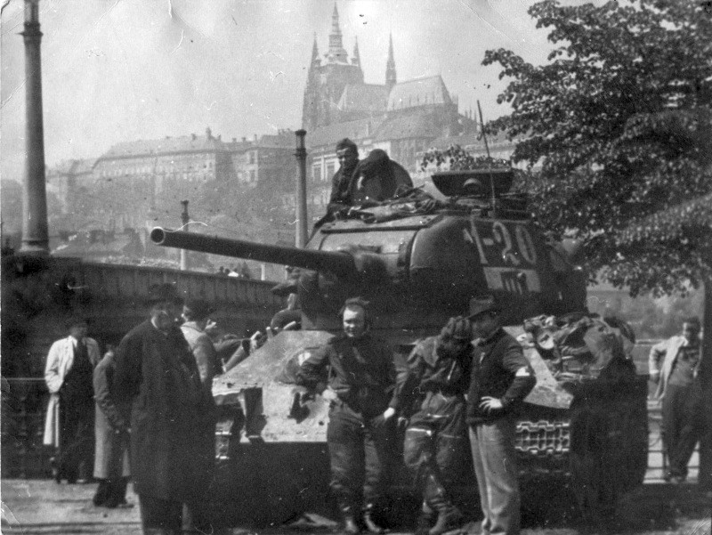 urals ww2 picture Russian tank T3485 in Prague