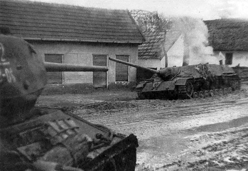 T-34-85 and destroyed Jagdpanzer IV in Hungary 1945