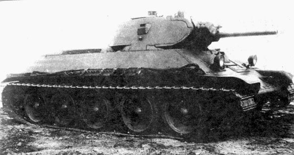 photo ww2 Soviet medium tank T-34 armed with 76-mm L11 gun