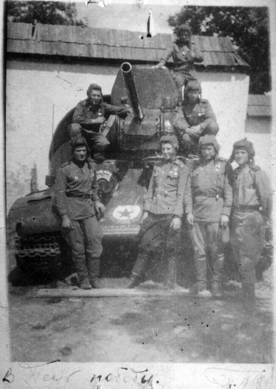 108 гсап / wartime picture / Carro armato T34 ruso