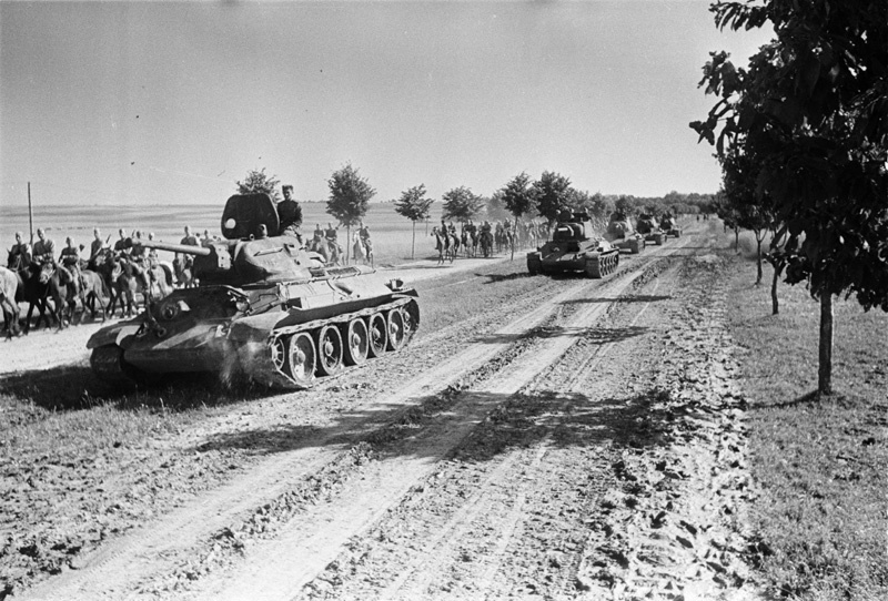 WW2 T-34-76 tanks of Red army in action
