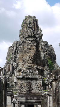 Angkor Bayon - 216 giganticke tvare bodhisattvy na chramove veze.