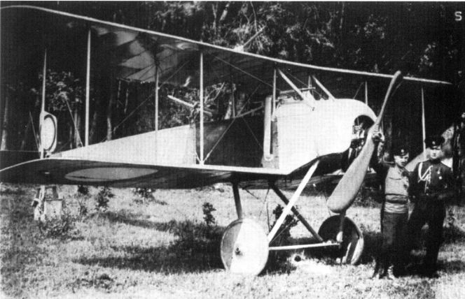 Russian Imperial army Halberstadt B.II or C.I airplane, armed with 3 MGs (syncronised, not-sincronised, turreted ones)