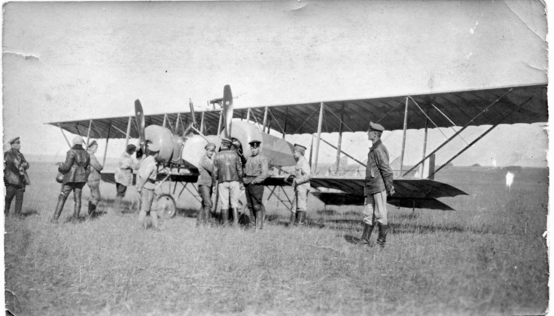 Caudron G4 wingspan was increased and the tailplane had four rudders instead of two